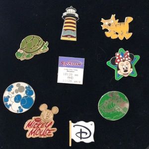 DISNEY PINS $4 EACH OR 7 FOR $20